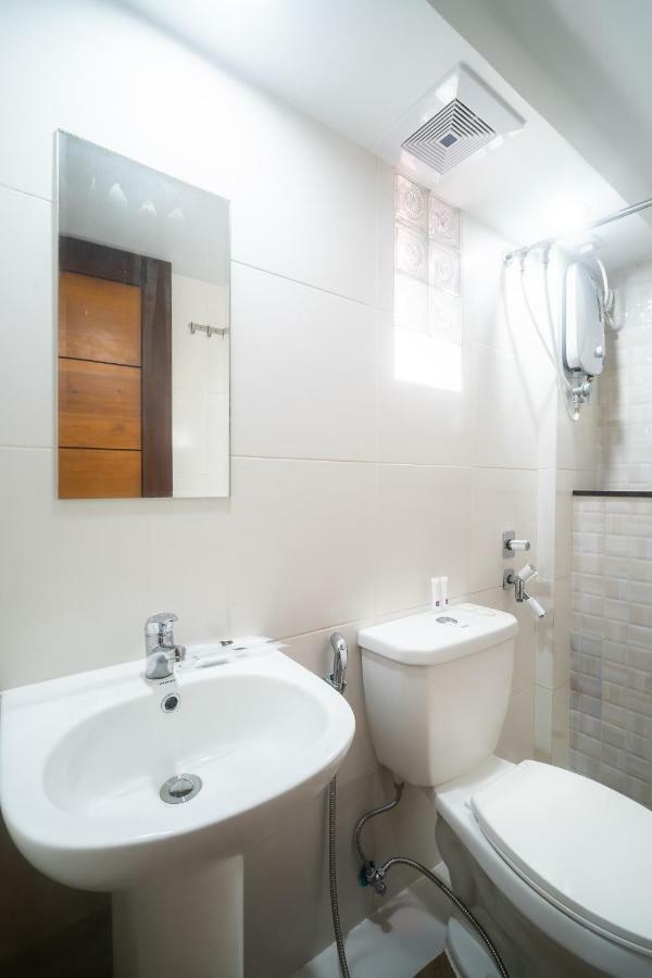 Oyo 199 Solange Apartelle ダバオ　シティ エクステリア 写真