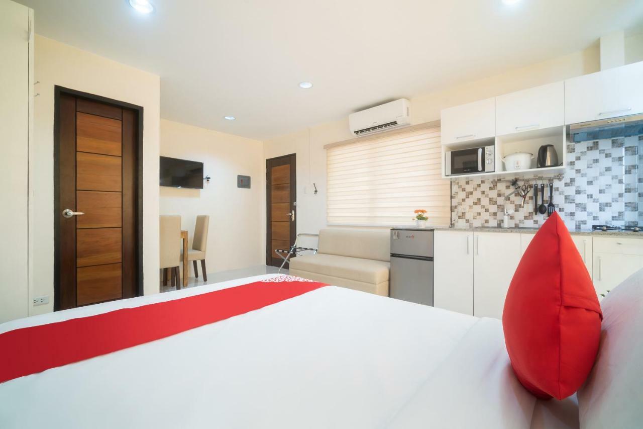 Oyo 199 Solange Apartelle ダバオ　シティ エクステリア 写真