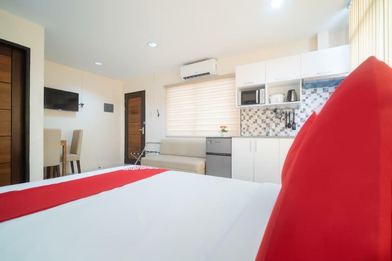 Oyo 199 Solange Apartelle ダバオ　シティ エクステリア 写真