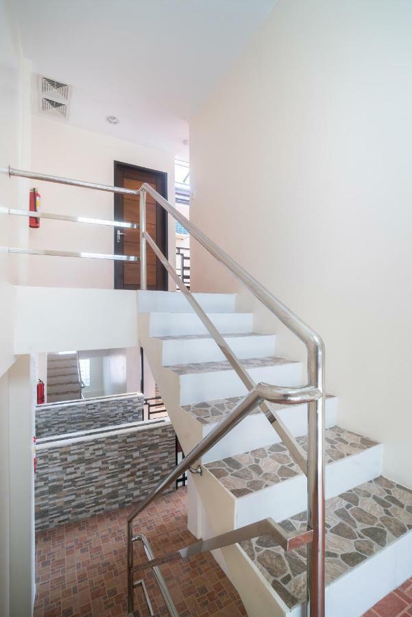 Oyo 199 Solange Apartelle ダバオ　シティ エクステリア 写真