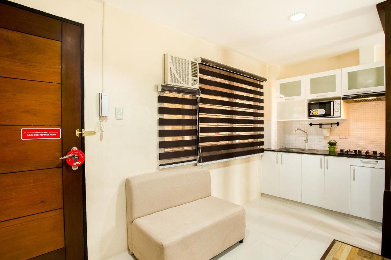 Oyo 199 Solange Apartelle ダバオ　シティ エクステリア 写真