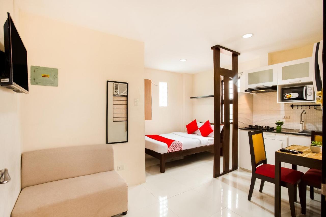 Oyo 199 Solange Apartelle ダバオ　シティ エクステリア 写真